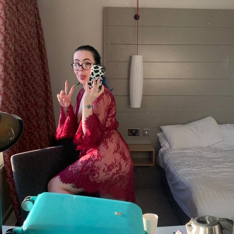 Lottie Howard onlyfans sex tape