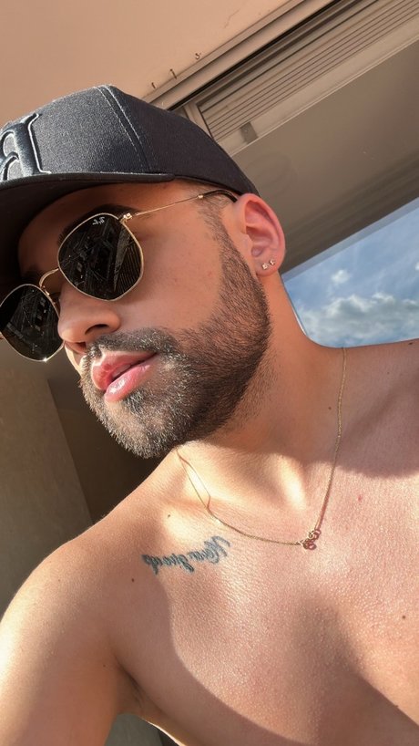 Aaron Diamond_ onlyfans naked