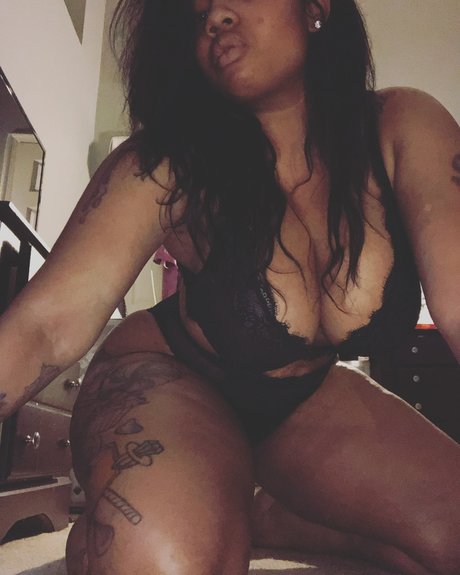 NAOMI SANTOS onlyfans leaked pics