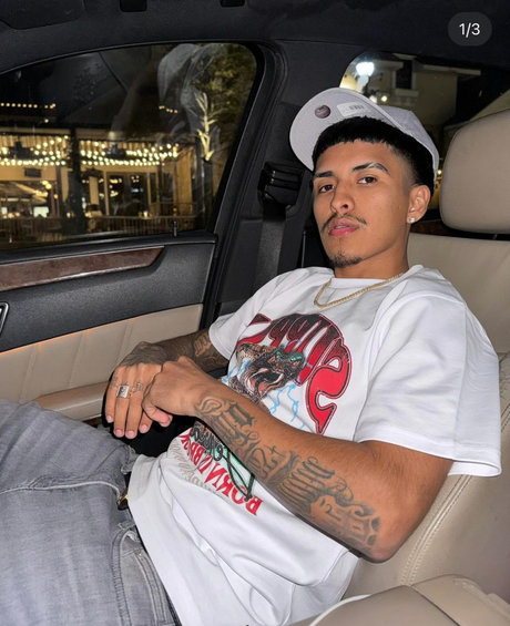 Ruiz_ onlyfans nude content