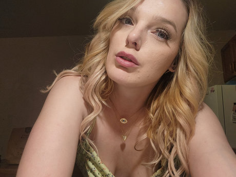 Britt Brat xx_ onlyfans leaked.