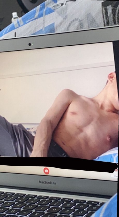 Nikolasyz only fans pictures