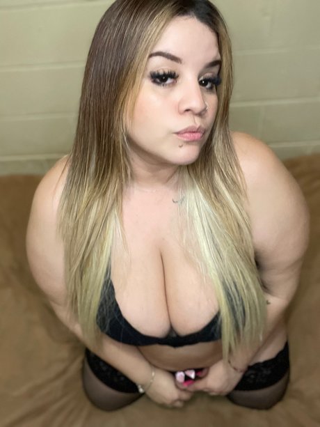 Alexandra Bernal onlyfans nude