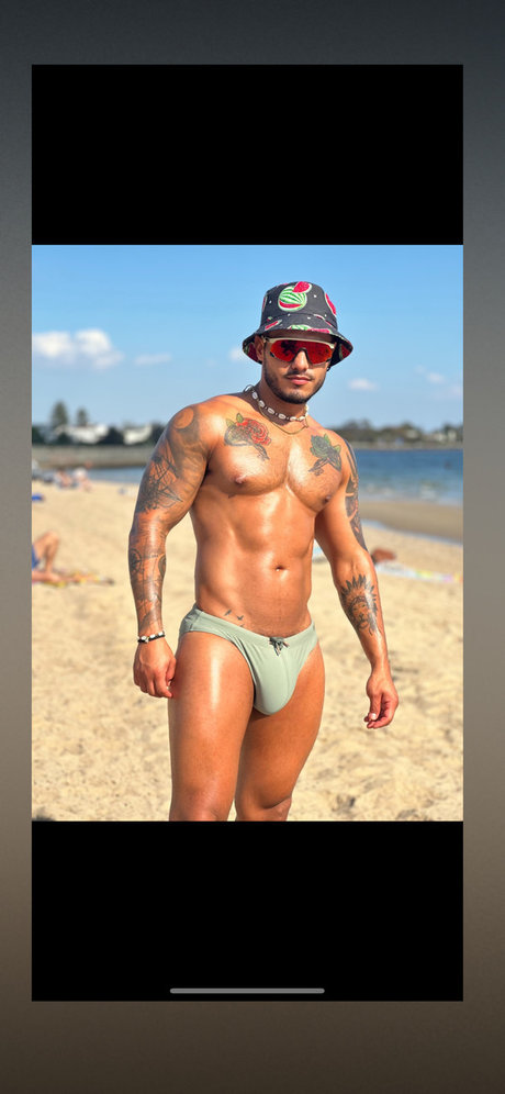 Julian Gio onlyfans strip