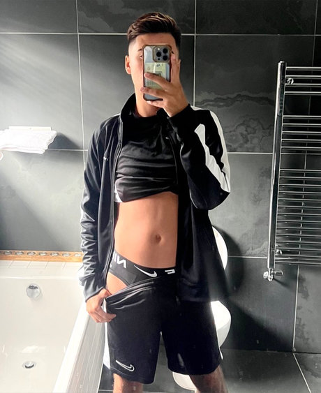 FindomKai sexy onlyfans