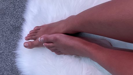 Bonnie Rouge only fans content