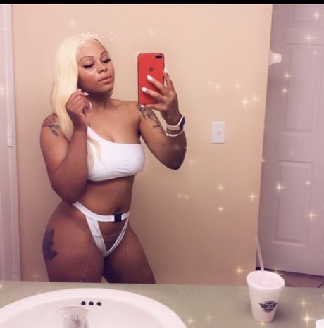 MissMonroe onlyfans naked