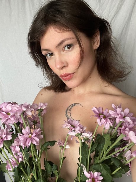 hot angel living in hell onlyfans nudes leak