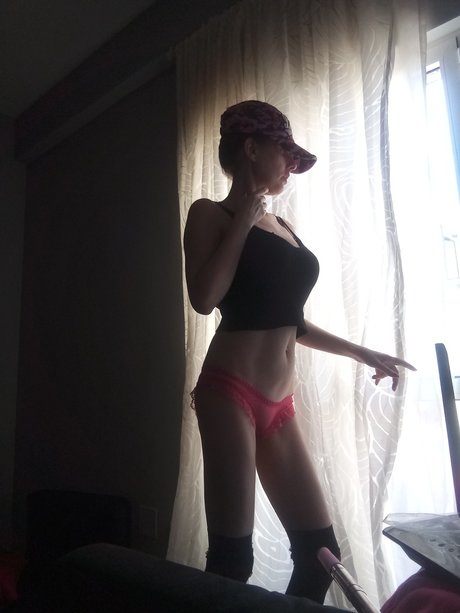 Abril Sant nude only fans leaks