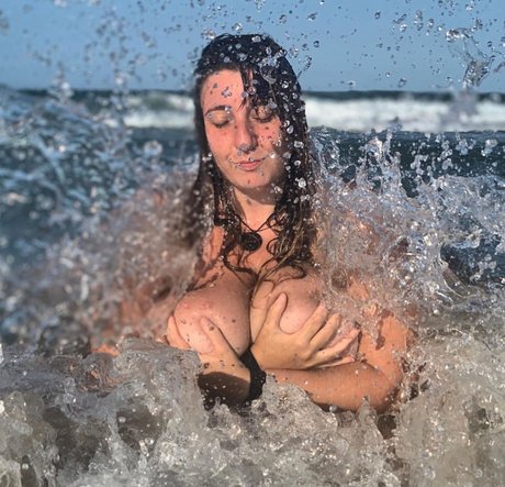 Adelain White onlyfans