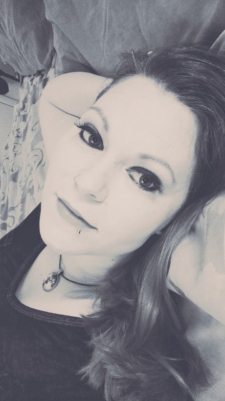 Alice Umbra onlyfans nudes