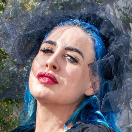 Countess Einfalt onlyfans leajs