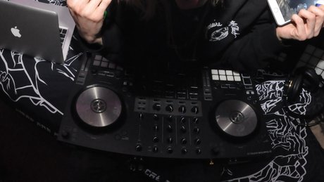 Ashmead Stopher onlyfans topless