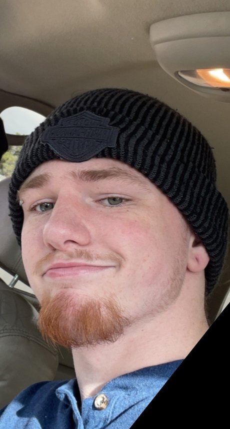 Alec Carter onlyfans leaked tits