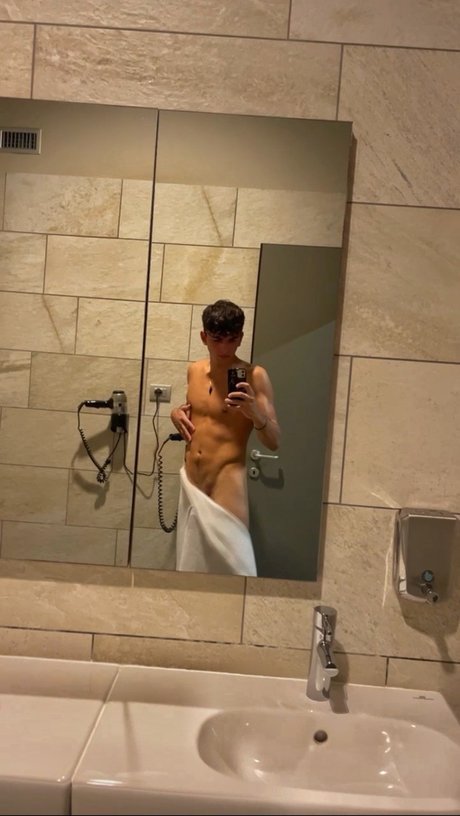 ACHILLE onlyfans free