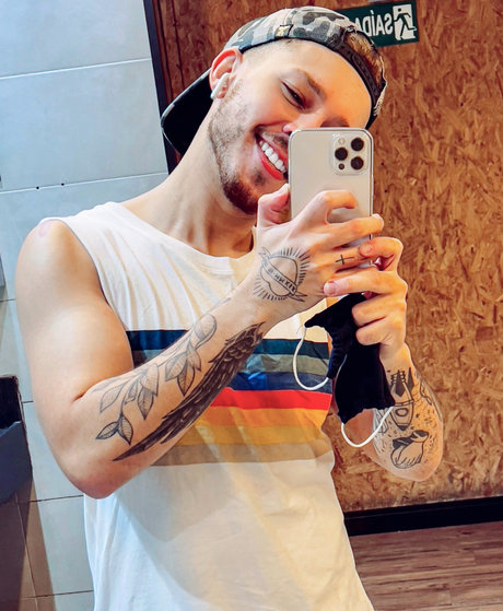 Renato Santana onlyfans nude pics