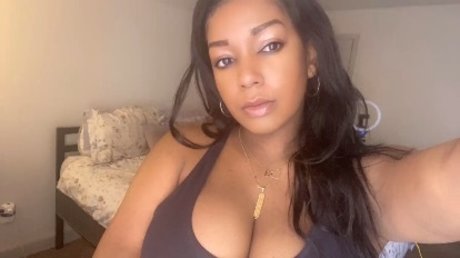 Ayana Knight onlyfans striptease