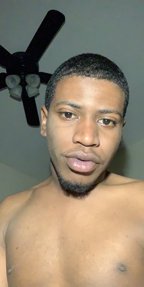 Aro Summers onlyfans porn