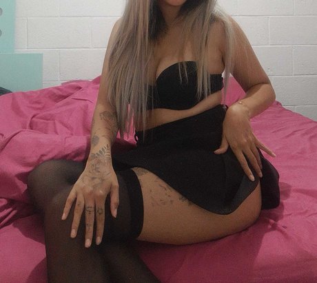 Perla hot onlyfans strip tease