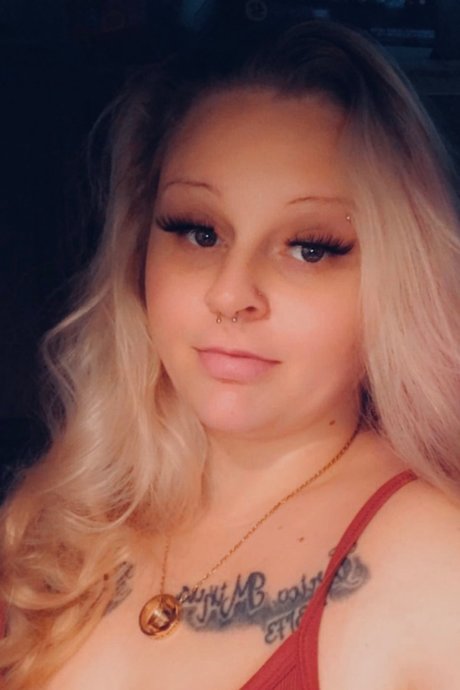 Peechesz28 leaked onlyfans.