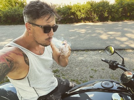 Paul D onlyfans nude leaks