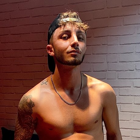 Paulo Bangkok onlyfans strip tease