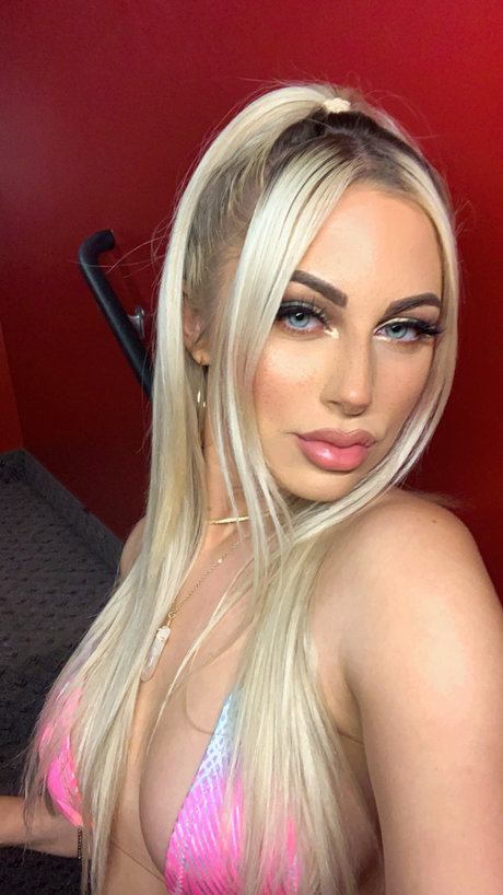 Miss Divine nude onlyfans pics