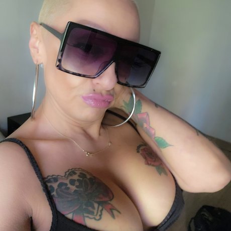 Hustle Queen nudes only fans