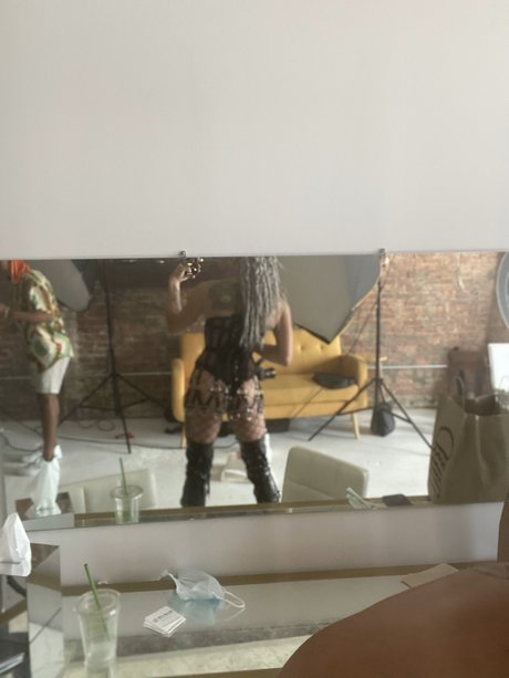 Pussy Sweet Like Honey onlyfans mega