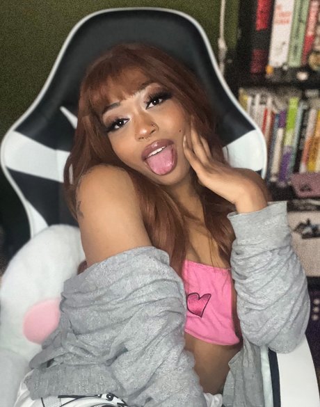 Peachy Cai nude only fans leaks