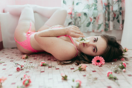 PetitePlayroom onlyfans leaks