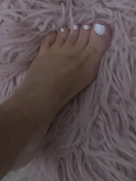 Sarah PF_ is on onlyfans