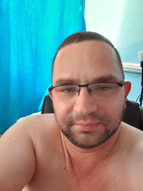 Petike1984 onlyfans picture