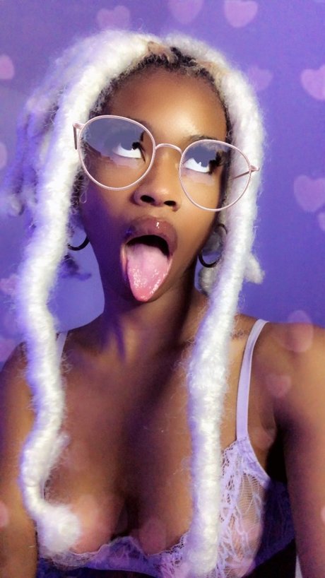 Chloe suux onlyfans model