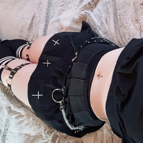 Pixie Riot leaked onlyfans pics