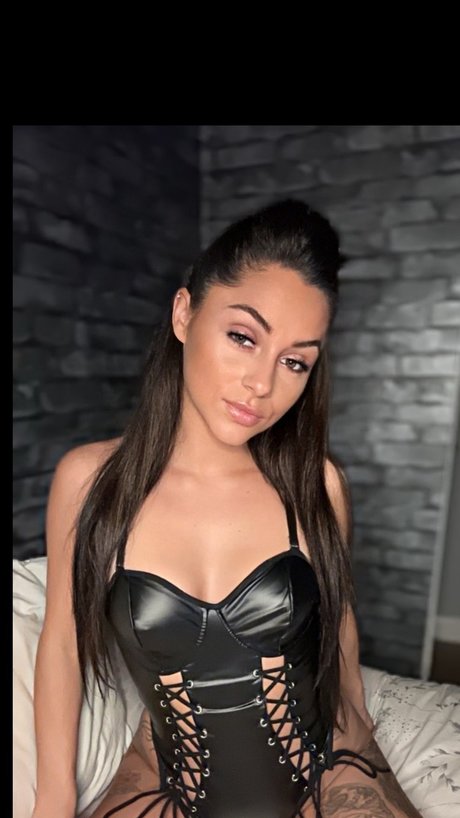 Pintsize_ naked only fans