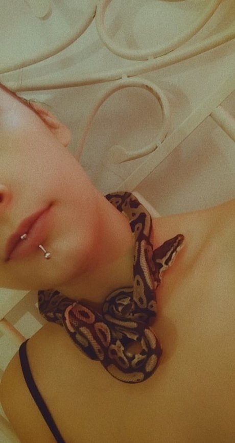 Daddy s Little Witch onlyfans uncensored