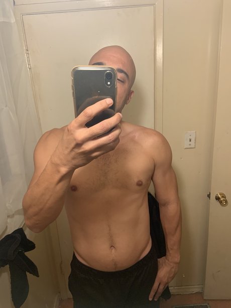 Leo The Daddy onlyfans striptease