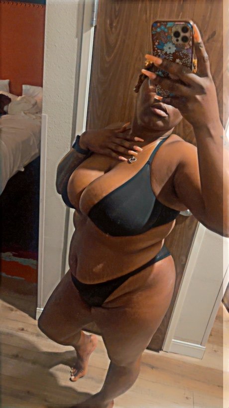 Pretty Black Kitty onlyfans leaked