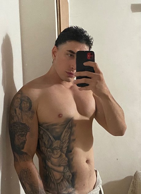 DANIEL OSORIO BETANCOURT onlyfans star