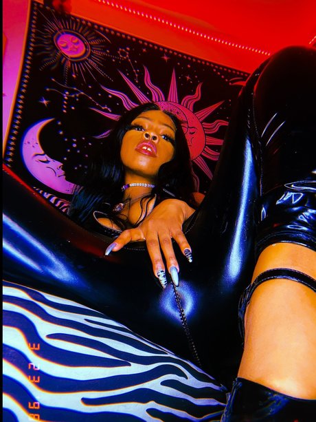 Saphira nude leak onlyfans