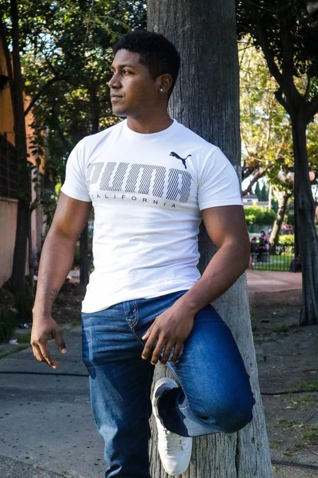 Daniel Carmona sexy onlyfans