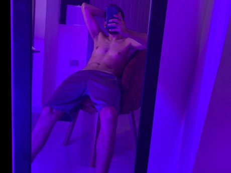 DAN onlyfans nude pics