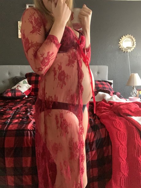 Pregnant Wife onlyfans explicit content