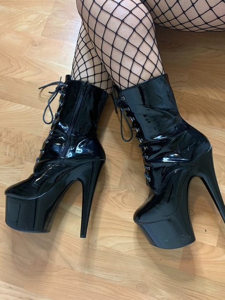 PoppyFyrae onlyfans fuck