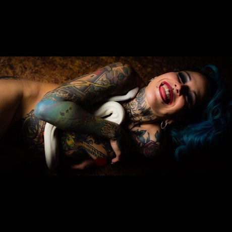 Miss PoisonBlue onlyfans leaked