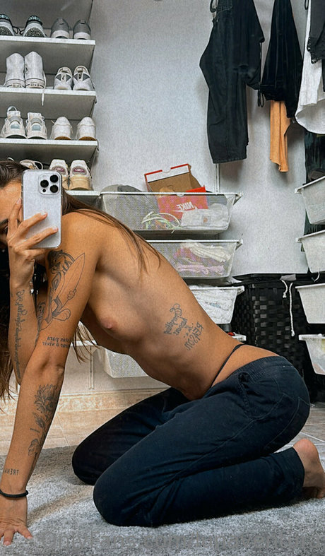 lunaventura onlyfans striptease