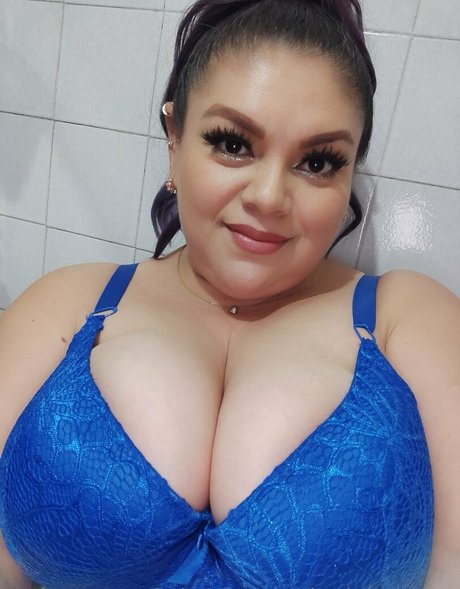 hotjuicycurvy onlyfans leaked.