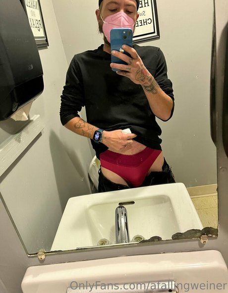 afallingweiner is on onlyfans