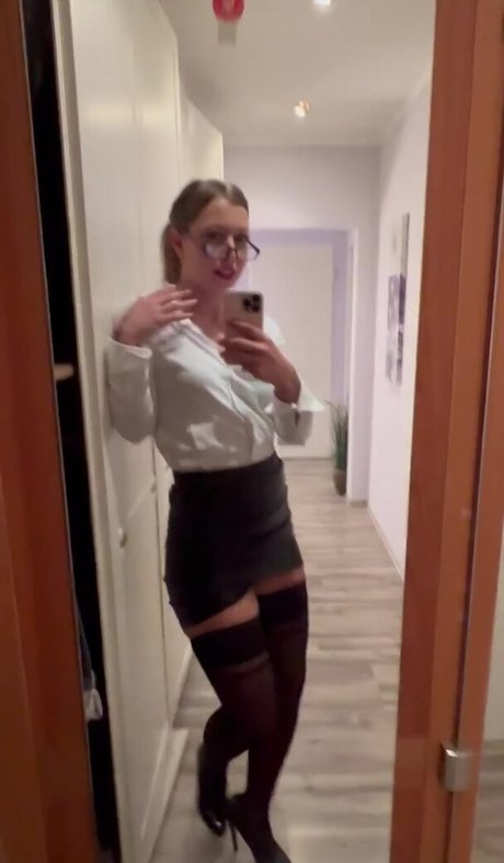 Linda Krieger Mock sexy onlyfans